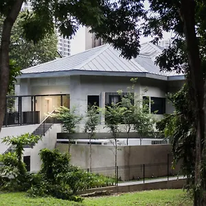 Lloyd's 3*, Singapur Singapur