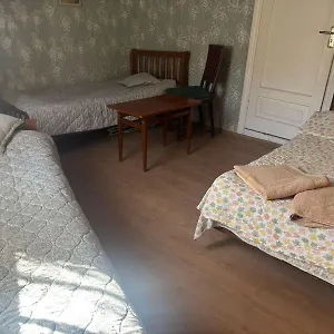 https://tinas-homestay.alltbilisihotels.com